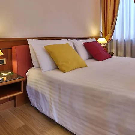 بست ويسترن موديرنو فيردي جنوة