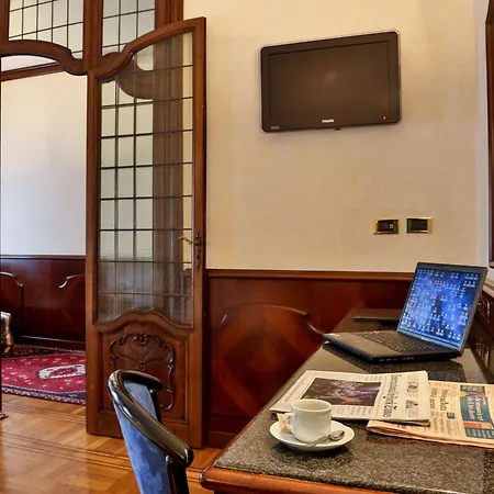 بست ويسترن موديرنو فيردي جنوة