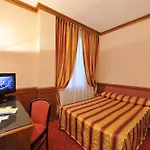 Western Moderno Verdi מלון 4*